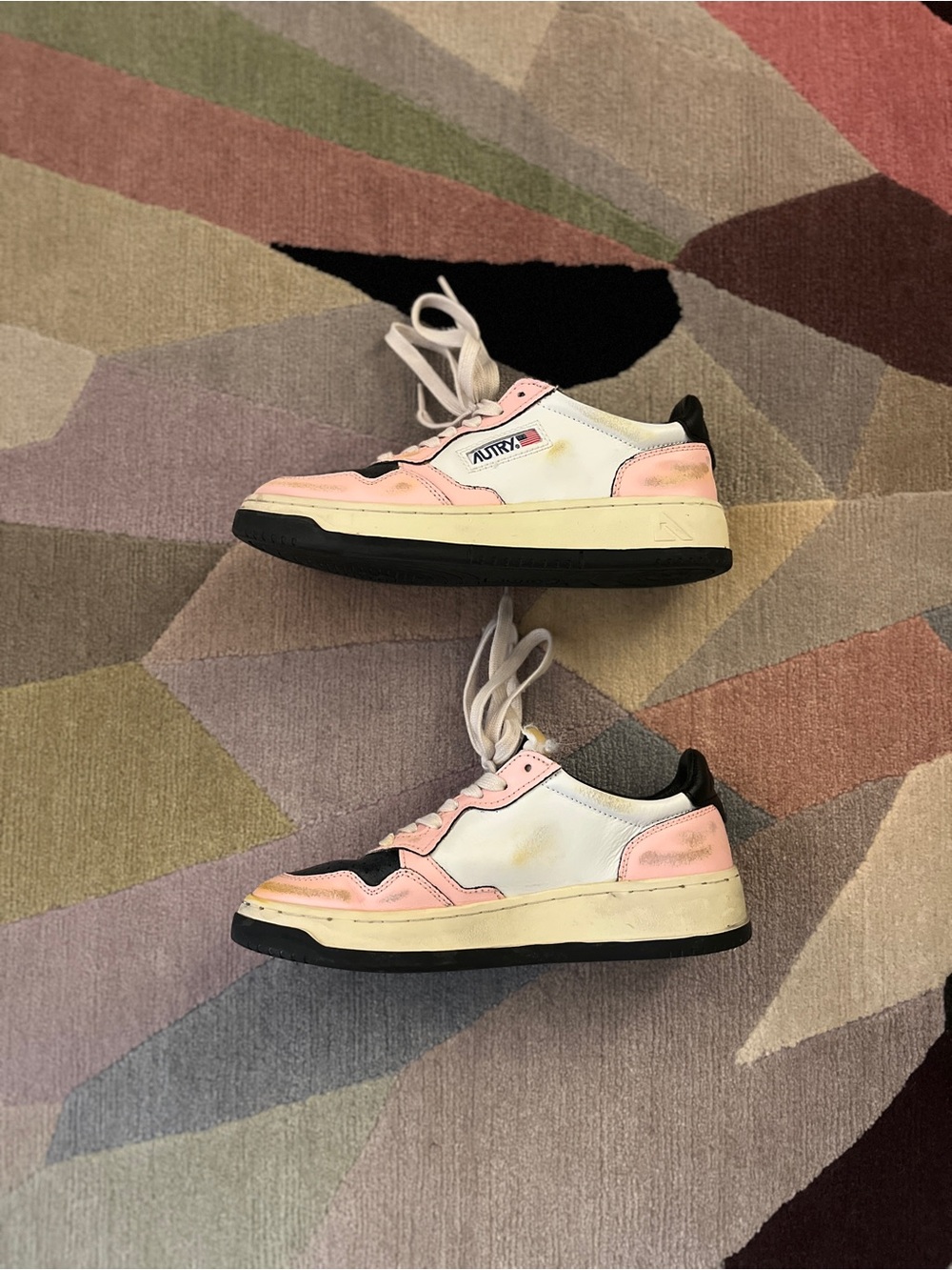 Autry Medalist Low Super Vintage Sneaker - Picture 3 of 11